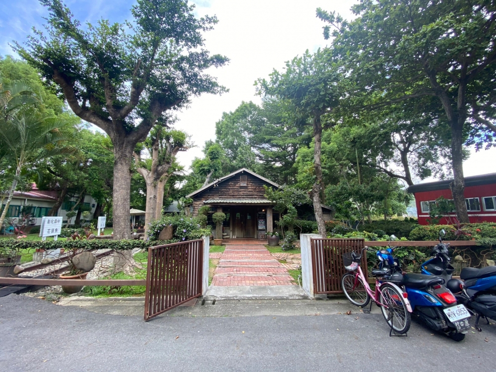 石頭魚鐵道庭園咖啡