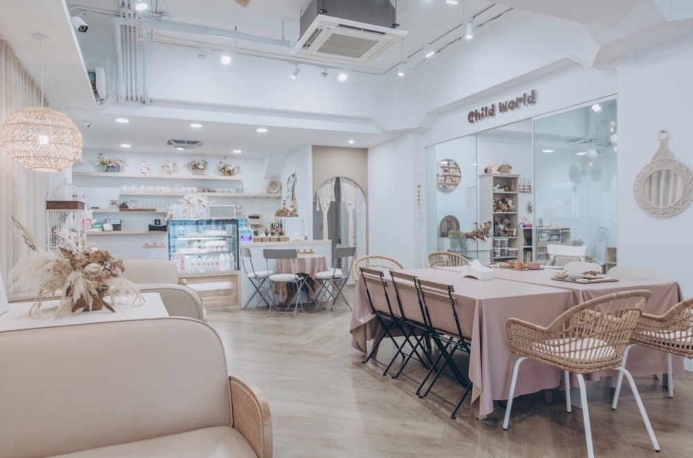 RYAN CAFE & MILK TEA